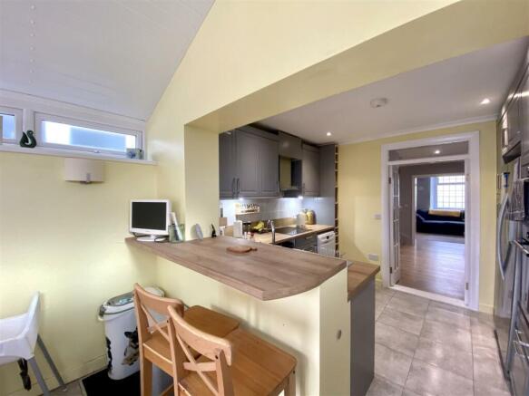 KITCHEN/DINER