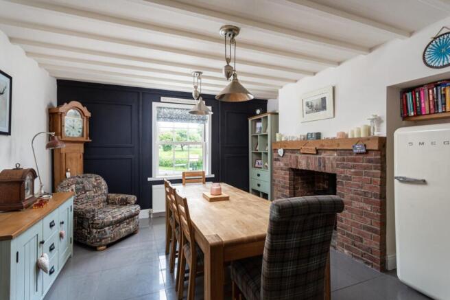 4 bed House for sale Image 8