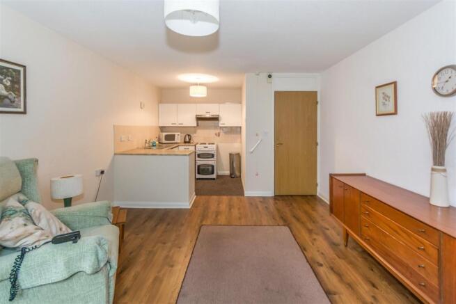Living Room / Kitche