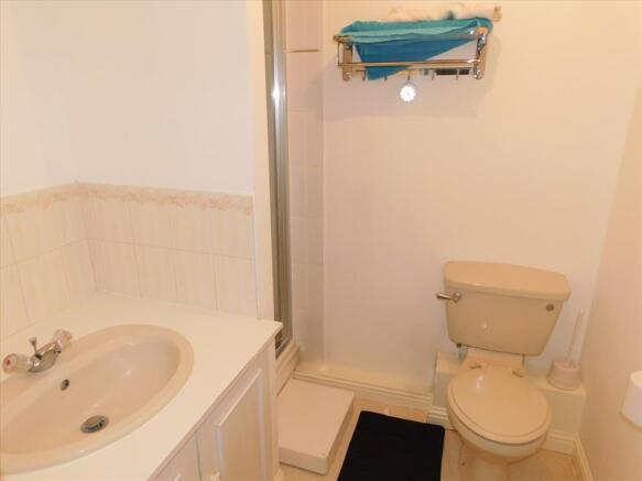 EN SUITE SHOWER ROOM