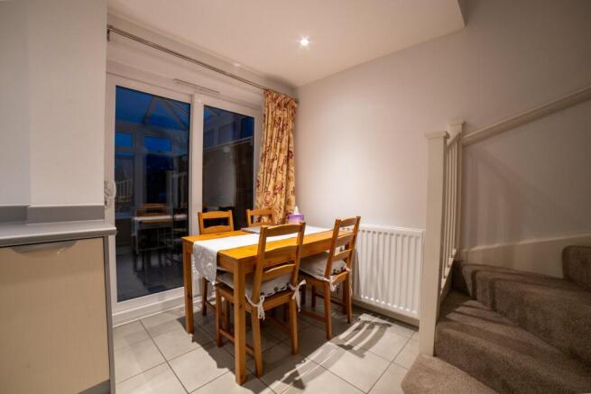 Gorse Road, Bishops Cleeve, Cheltenham, GL52 photo 4