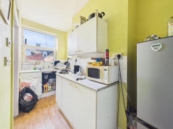 Kitchen: