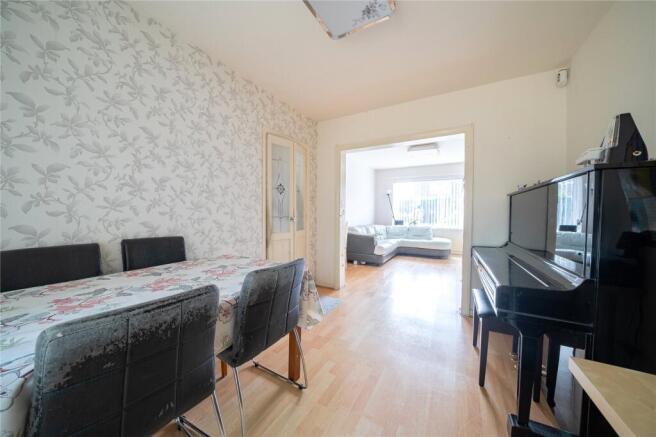 3 bed Semi-Detached for sale Image 4