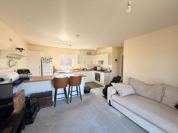 2 bed Flat to rent Image 4