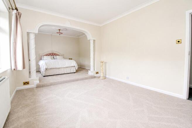4 bed Detached Bungalow for sale Image 5
