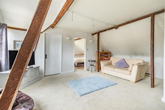 8502472-interior01.jpg