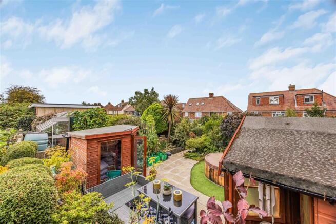 59 Woodfield Avenue, Drayton-Small-PorticoMarketin