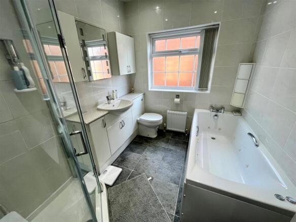 3 bed Detached Bungalow for sale Image 6