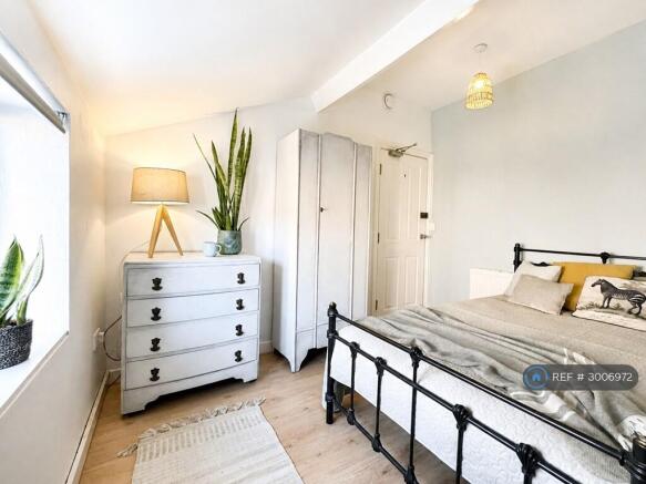 1 bed House Share to rent Image 5
