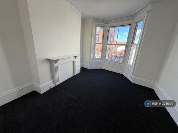 2 bed Flat to rent Image 4