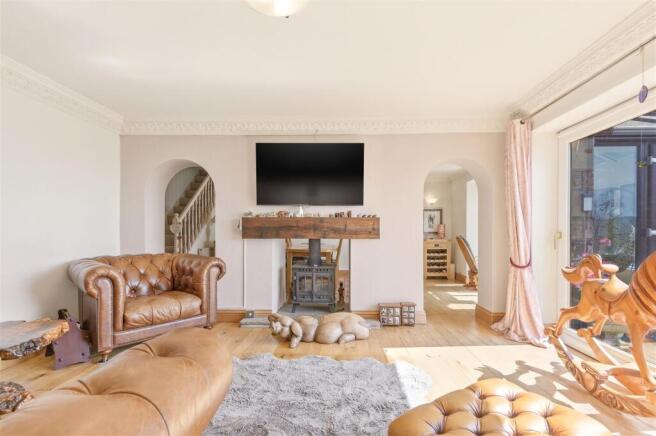 5 bed Detached Bungalow for sale Image 10