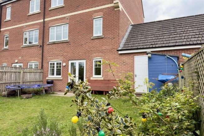 Glaisdale Court, Darlington, DL3 7AE photo 4