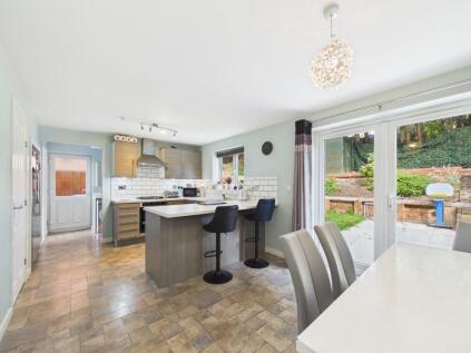 Whitney Drive, Yaxley, PE7