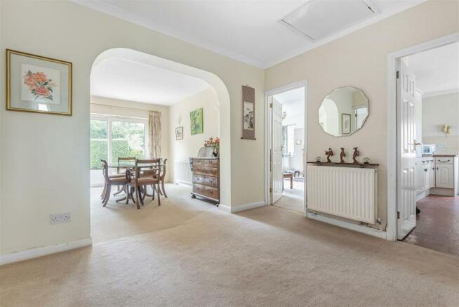 Elmcote Way - Lounge (3).jpg