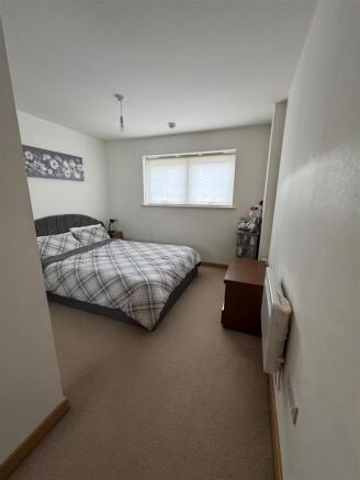 BEDROOM.jpeg