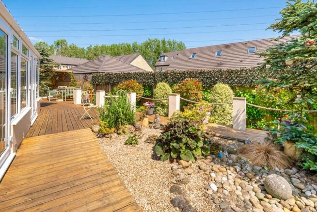 4 bed Detached Bungalow for sale Image 11