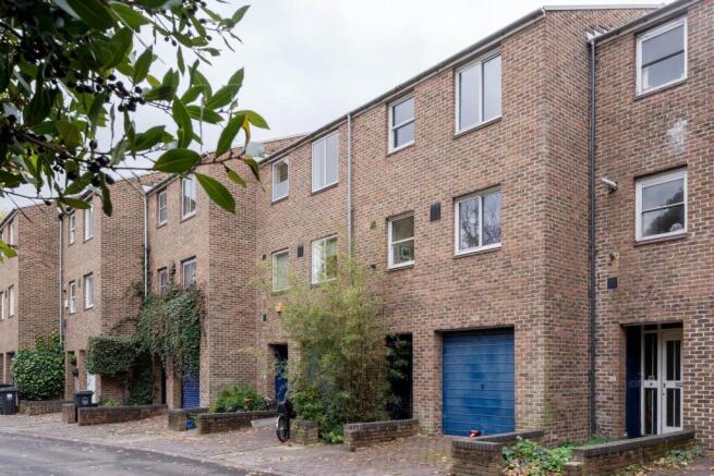London E9 photo 2