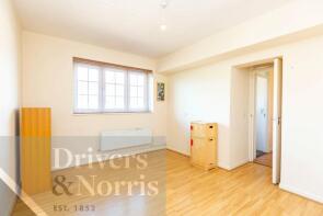 36, 27 Hollins House, Tufnell Park Road, London N7 0PL