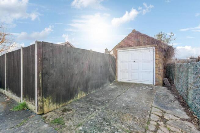 Garage & Parking