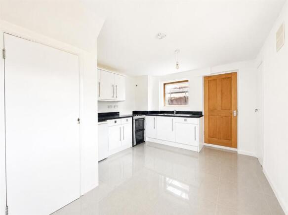St. Andrews Road, Hatfield Peverel, Chelmsford photo 4