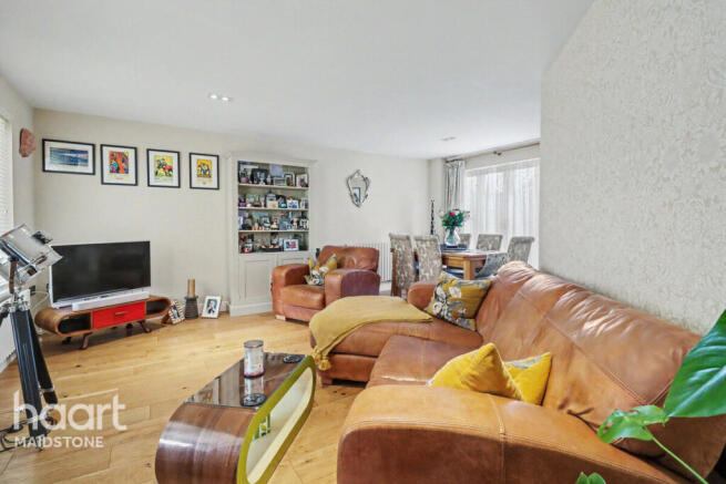 3-bed semi-detached on Darwin Gardens, Maidstone, £350,000