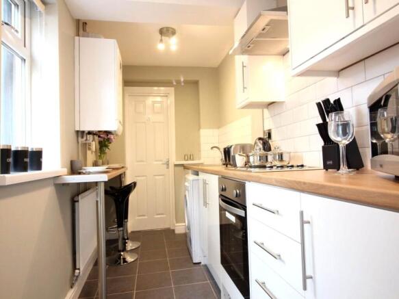 1 bed House Share to rent Image 4
