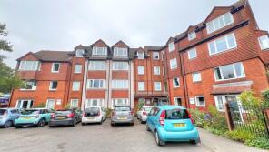 41, 52 Lavant Court, Charles Street, Petersfield GU32 3EQ
