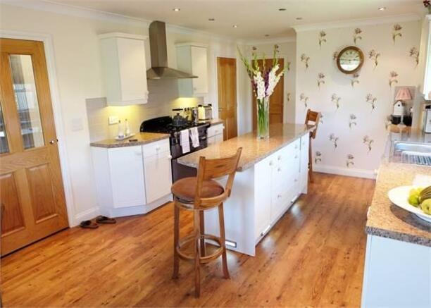 Another view of the kitchen diner