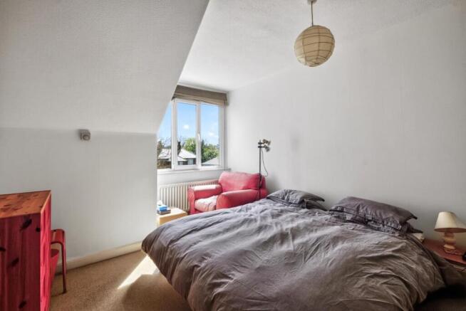 3 bed Apartment for sale Image 8