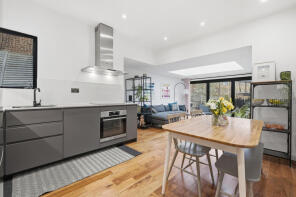 140a, Wallwood Road, London E11 1AN