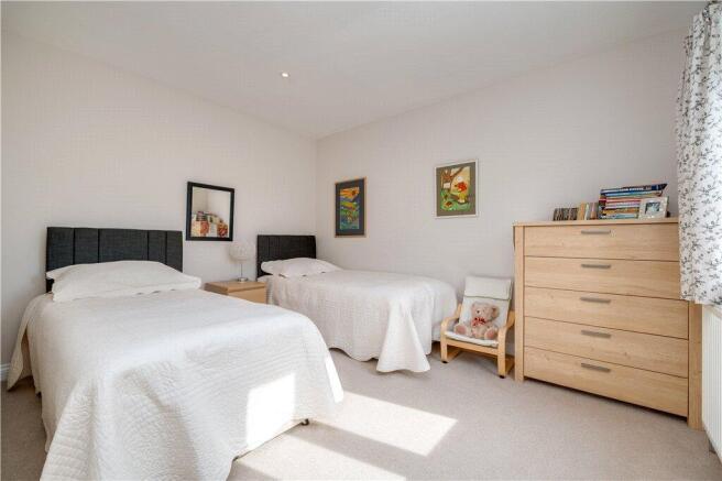 4 bed Detached for sale Image 7