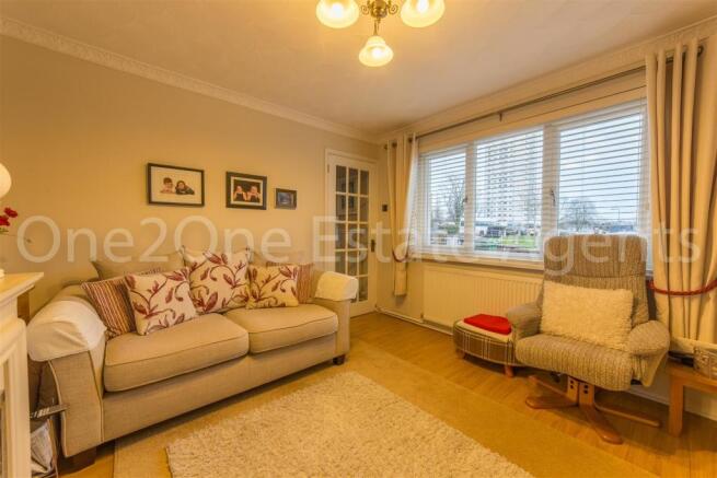 31 Radnor Way-7.jpg