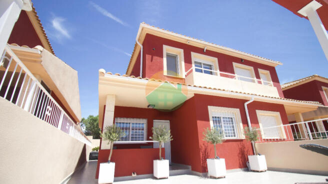3 Bedroom Semi-Detached For Sale-PIN25-1