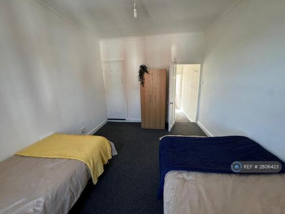 2 bed Terraced to rent Image 11