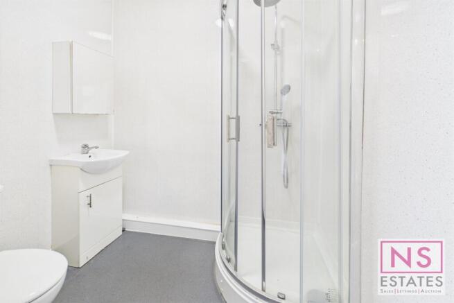 4 bed Terraced for sale Image 4
