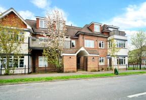 Flat 7, 2c Kings Court, Colborne Way, Worcester Park KT4 8LS