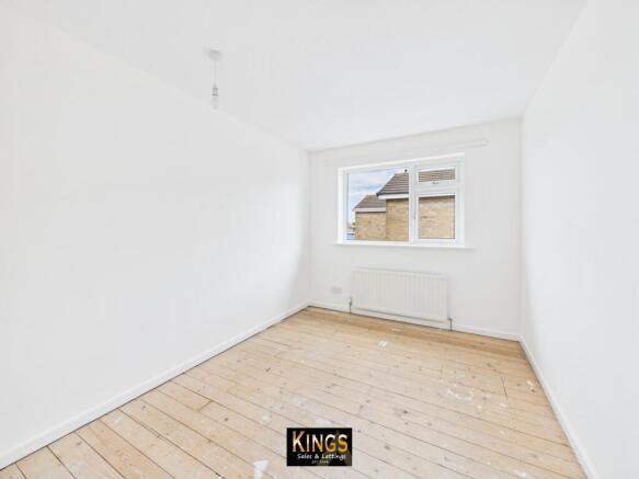 4 bed Detached for sale Image 11