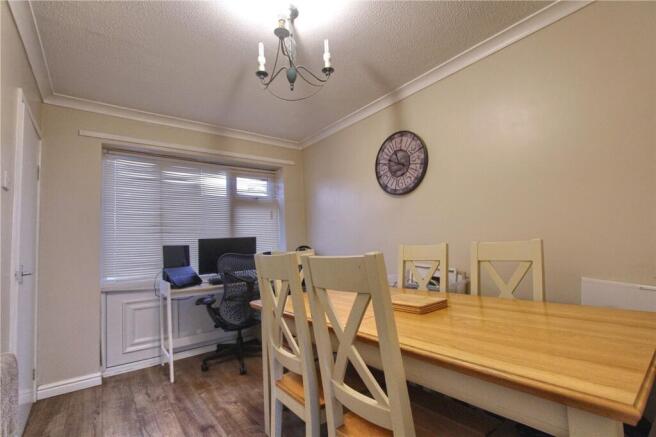 3 bed Detached to rent Image 4