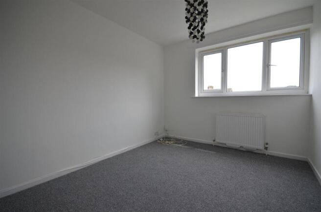 3 bed Detached to rent Image 8