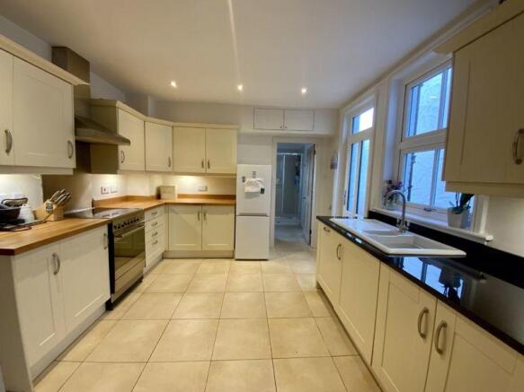 Kitchen 01