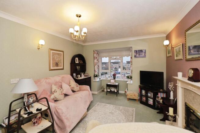2 bed Retirement Property for sale Image 4
