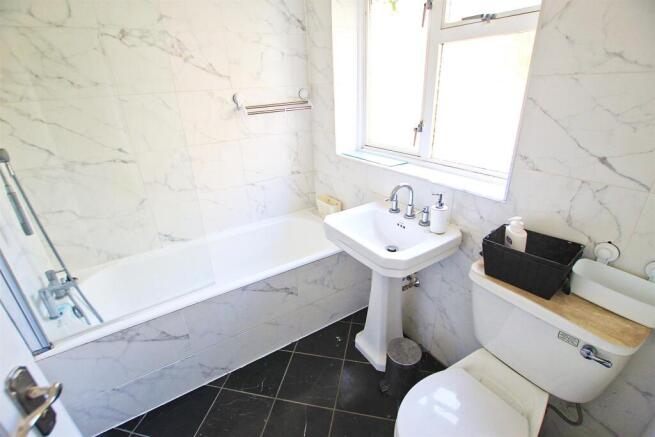 Bathroom.JPG