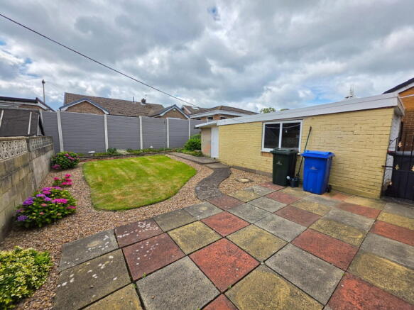 2 bed Semi-Detached Bungalow for sale Image 9