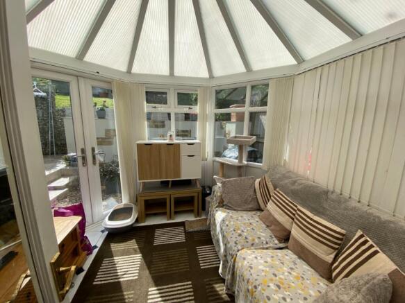 3 bed Semi-Detached for sale Image 8