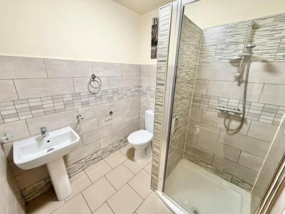 1 bed Apartment to rent Image 6