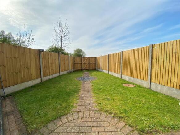Private Enclosed Garden 573