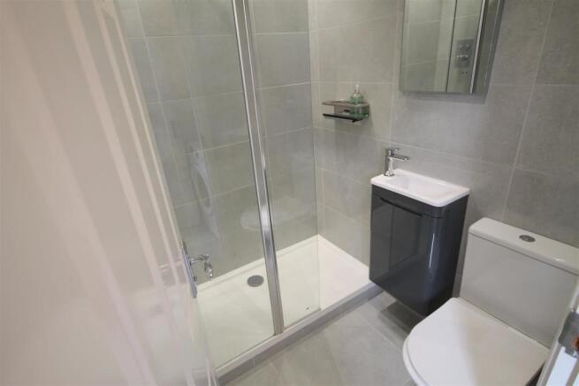SHOWER ROOM.JPG