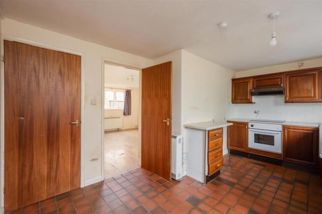 Warren Cottages 2 Kitchen-2.jpg