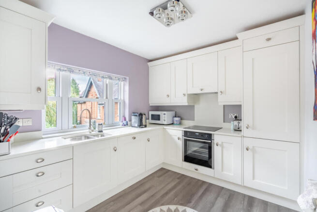 2 bed Apartment for sale Image 7