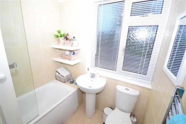 FAMILY BATHROOM